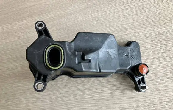 Mercedes-Benz C W205 Oil breather separator A2700109703 72436619