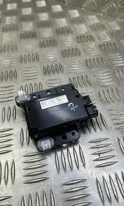 Tesla Model 3 USB control unit 109329500A