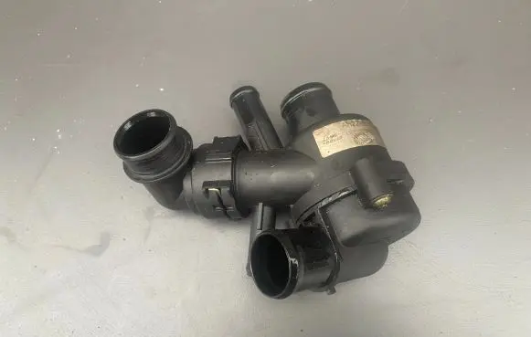 Land Rover Range Rover Sport L320 Thermostat AH228575AF A2220220120