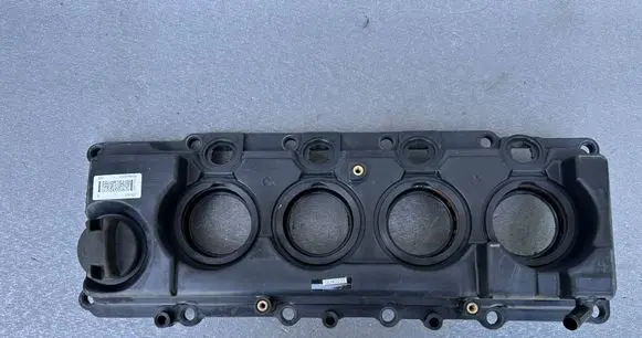 Nissan Patrol Y61 Rocker cam cover 13264VS40A 10100VS40A