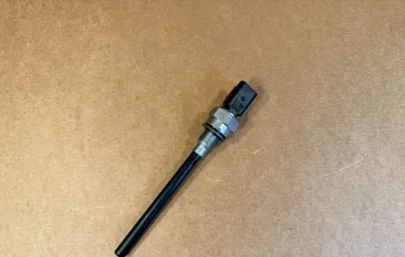 Land Rover Evoque I Oil level sensor LR001368 96579507