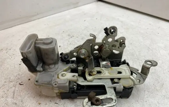 Fiat Punto (188) Front door lock