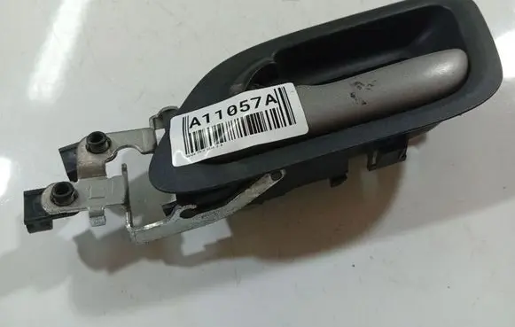 Honda FR-V Front door interior handle 