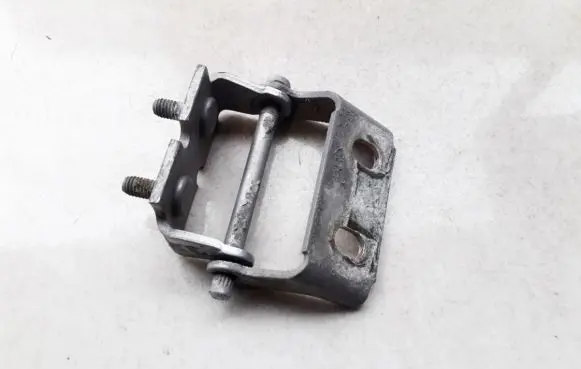 Ford Mondeo MK II Tailgate/trunk/boot hinge