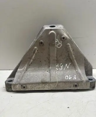 BMW 5 F10 F11 Engine mounting bracket 6777628