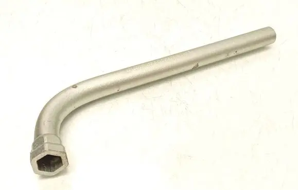 Volkswagen PASSAT B8 Wheel nut wrench 4D0012219A