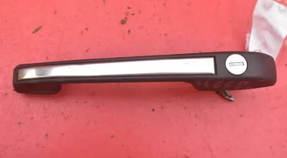 Volkswagen Polo II 86C 2F Front door exterior handle