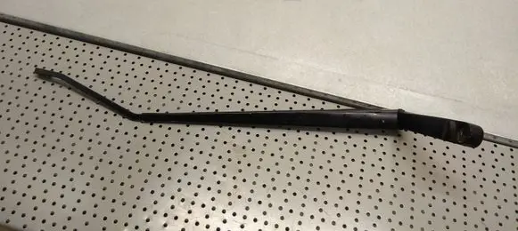 Nissan Tiida C11 Front wiper blade arm 7605ELLA