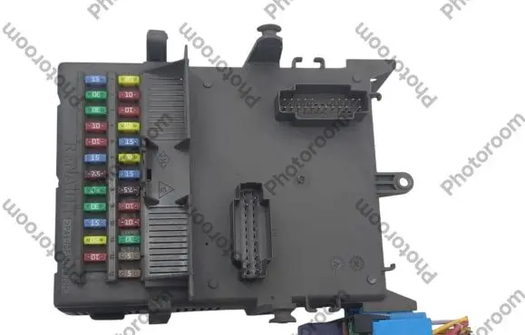 Renault Laguna II Fuse module 518831011 8200004201E 8200283811