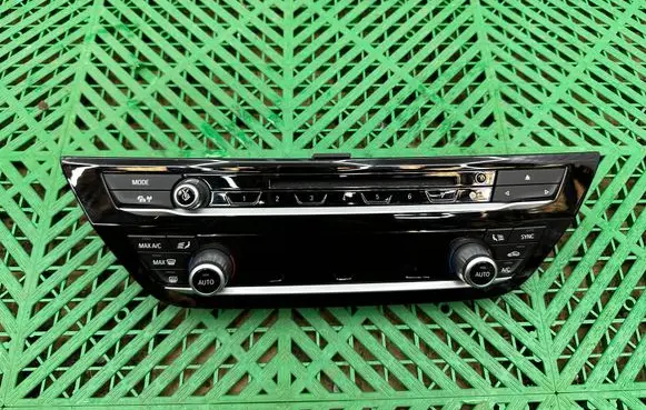 BMW 5 G30 G31 G38 Climate control unit 9458830