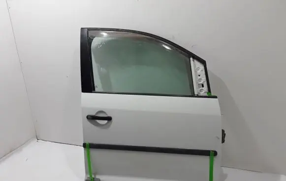 Volkswagen Caddy Front door 2K0831056B