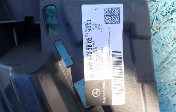 Mercedes-Benz Vito Viano W447 Front bumper mounting bracket A4478803702
