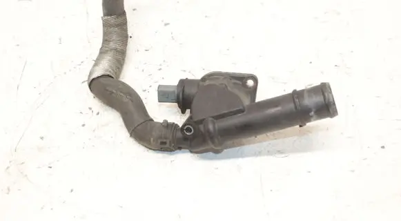 Engine coolant pipe/hose