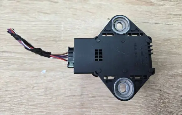 Mercedes-Benz E C207 W207 ESP acceleration yaw rate sensor 0265005735