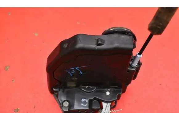 Honda Civic IX Rear door lock 