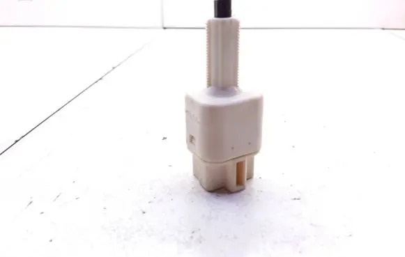 Toyota Avensis T250 Brake pedal sensor switch 2701U57