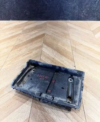 Mercedes-Benz C W205 Battery bracket A2056200018
