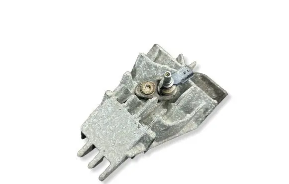 Nissan Qashqai Engine mounting bracket 8200771226