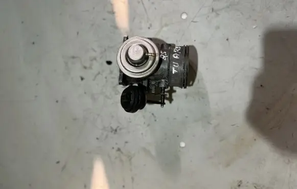 Volkswagen Touareg I Throttle valve