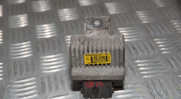 Opel Vivaro Glow plug pre-heat relay 8200859243