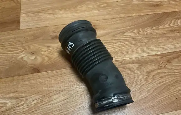 Volvo V70 Air intake hose/pipe 30769233 80AMA