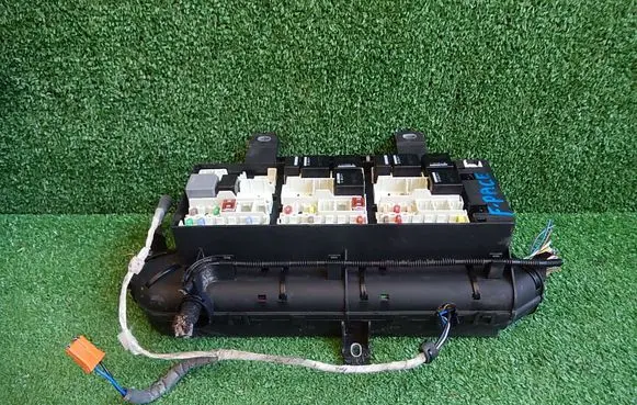 Jaguar F-Pace Relay mounting block 