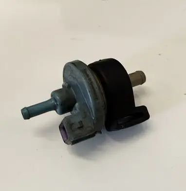 Volkswagen Golf III Valve vacuum 054133459B