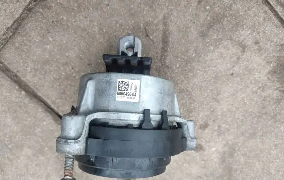 BMW X3 G01 Engine mount bracket 6860496