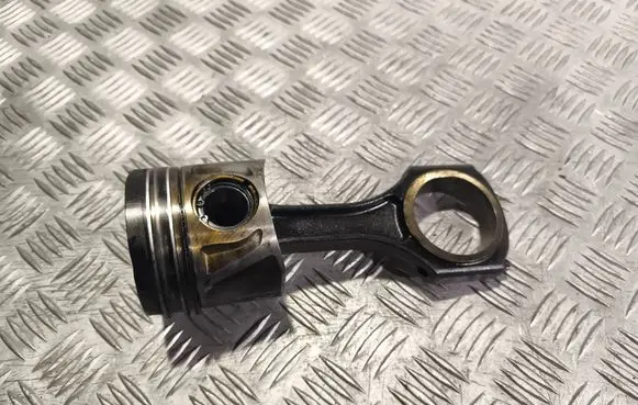 Mercedes-Benz E W212 Piston with connecting rod A65100