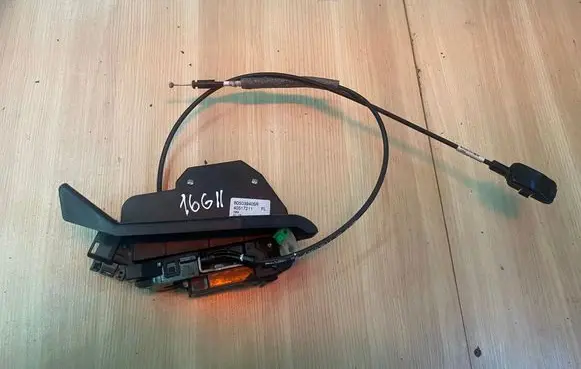 Opel Vivaro Coupe door lock (next to the handle) 805039405R