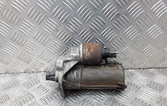 Renault Kangoo II Starter motor 233003329r