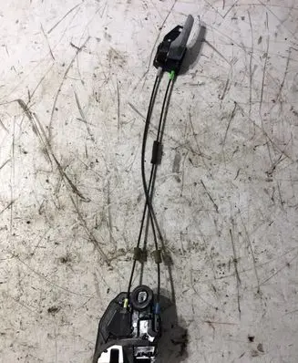 Toyota RAV 4 (XA40) Rear door lock A046693 4070713