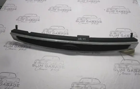 Ford Fiesta Front grill 2S618200BGW C8L6A