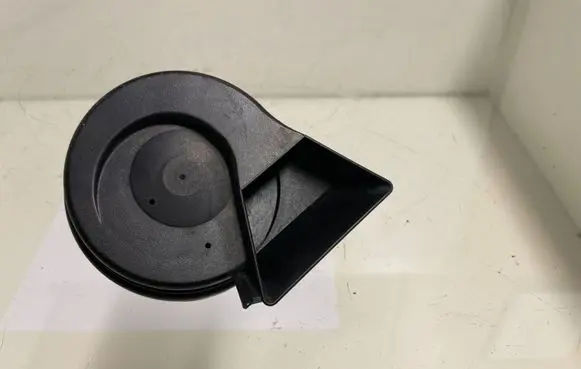 Audi A4 S4 B7 8E 8H Horn signal 8E0951221A