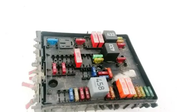 Volkswagen Touran I Fuse box set 1K0937124