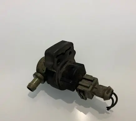 Mercedes-Benz C W204 Vacuum valve 0004708993