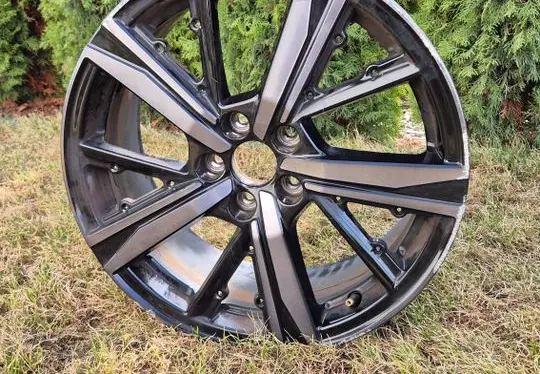 Peugeot 308 R18 alloy rim 9835058180
