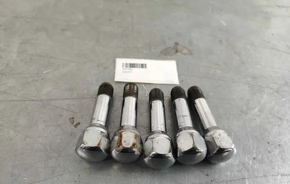 Maserati Quattroporte Nuts/bolts 247702