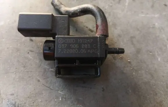 Audi A4 S4 B9 Turbo solenoid valve 037906283C 72288006 19T247