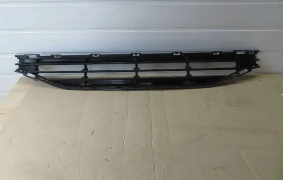 Volvo V40 Front bumper lower grill 31383512