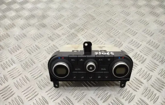 Nissan Qashqai Climate control unit 27500JD400
