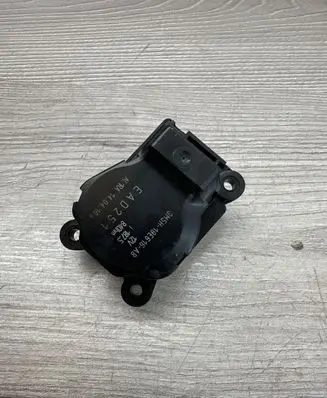 Ford C-MAX I Air flap motor/actuator 3M5H19E616AB EAD251 1875