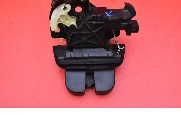 Tailgate/trunk/boot lock/catch/latch