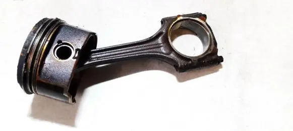 Volkswagen Bora Piston with connecting rod 06ba