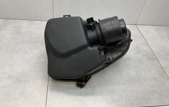 Opel Astra K Air filter box 42496314