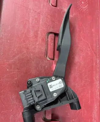 Opel Zafira A Accelerator throttle pedal 9157998 6PV0081120