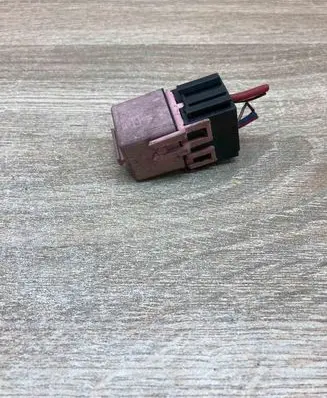 BMW 3 E36 Other relay 8365326 0332019168 WithSocket