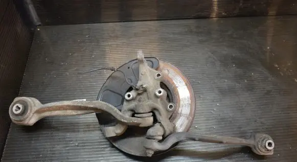 Mercedes-Benz E W212 Front wheel hub spindle knuckle