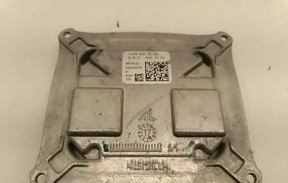 Chrysler Pacifica Headlight ballast module Xenon 147000015100 10EEG150705