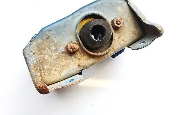 Peugeot 206 Engine mount bracket 9623049134